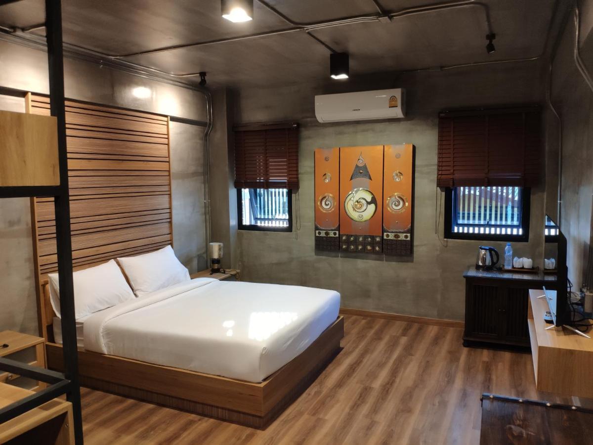 Pinghostel (Adults Only) Chiang Mai Exterior photo
